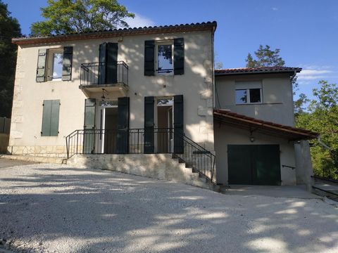 Maison rénovée avec terrain arboré