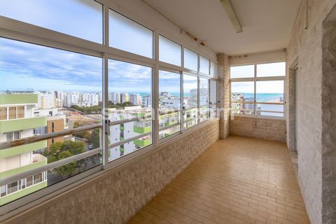 Découvrez ce magnifique appartement T4 qui allie confort, élégance et une vue panoramique véritablement unique. En entrant, vous serez accueilli par un hall spacieux, avec une salle de bain sociale idéalement située près de l’entrée. L’espace de vie ...