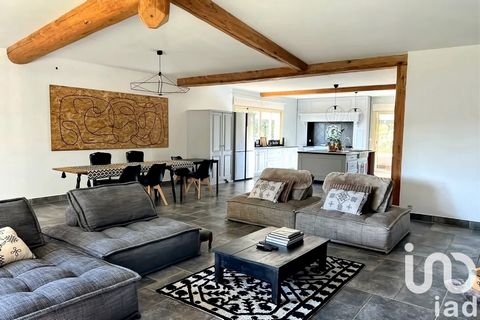 iad France - Marion Egert vous propose: **A DÉCOUVRIR ! LOGRIAN FLORIAN -Magnifique Villa familiale 7 pièces - Jardin - 5 chambres - Garage ** **ÉNORME ATOUT !** *Investisseur ou projet de maison d’hôtes sur zone constructible dans les Cévennes !* Ma...