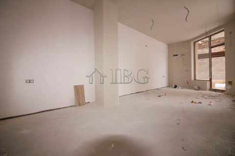 . 35 sq. m. bright office with large display windows in of Ruse city IBG Real Estates offers for rent a premise on the ground floor, located close to Svoboda square in a new built building. The office is with total area of 35 sq. m. and it consist of...