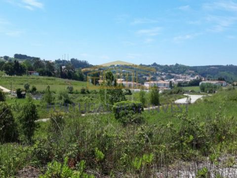 Important allotment with Alcobaça whose urbanization works were approved by the CMA, for housing (single-family and multi-family), commerce and services, with a total Gross Construction Area (ABC) of 151,950m2. Energy Class: Exempt The current city o...