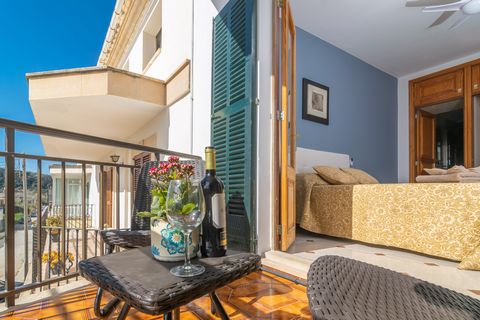 Precioso apartamento con un bonito balcón en Felanitx. Será la segunda vivienda para 6 personas en Mallorca. Después de un día visitando las hermosas playas de la isla, el mejor plan es relajarse en el balcón y disfrutar del atardecer. El piso, situa...