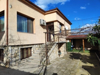 Price: €75.900,00 District: Haskovo Category: House Area: 150 sq.m. Plot Size: 490 sq.m. Bedrooms: 3 Bathrooms: 1 Location: City Excellent house for sale in a town in Haskovo Province, southern-central Bulgaria. It is the administrative center of the...