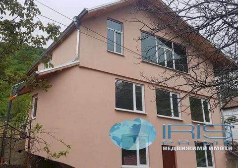 We offer for sale a detached brick / slab / house in kv. Divdyadovo, with total built-up area : 213 sq.m. and a yard with an area of 840 sq.m. The property consists of three floors. with the following distribution: - First floor: three rooms in one o...