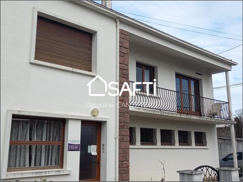 Delphine Canteteau for the SAFTI real estate network presents this real estate complex made up of two residential houses with the possibility of a third accommodation on a plot of 730 m2 located in the city center of Luçon in a quiet area, close to s...