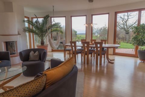 Bright, exclusive, spacious 244 m² detached house. Modern fully furnished energy saving family home. Your home for the next 6-12 months. Located between Cologne and Bonn in a quiet side street the modern fully equipped detached house with 6 rooms, 3 ...