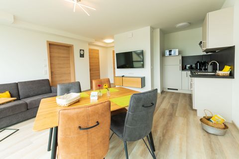 The Vis Saar Vie Apartment offers modern living in a beautiful setting - as an extended holiday, staycation or to work in Luxembourg or in the Saarland. The apartment offers stylish furnishing, state-of-the-art equipment and invites you to spend a re...