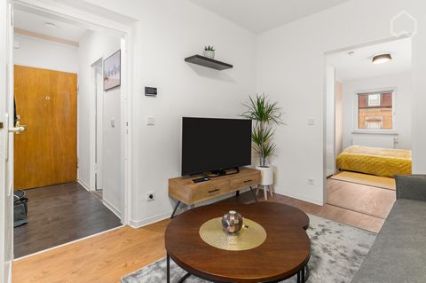 This twinroom apartment is centrally located of Nuremberg. The mainrailway station can be reached by foot in 1-2 minutes. FULL EQUIPMENT - Bring your suitcase and move in. A fully equipped apartment awaits you. Comfortable bed (1.60 m wide) including...