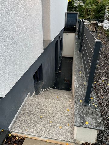 This new and bright basement apartment is located in a prime location in the western district of Lauterborn in Offenbach, close to the city of Frankfurt, about 10 Minute's walk from the forest, 15 min. from Aldi, Lidl, HIT, etc. In 5 minutes there ar...