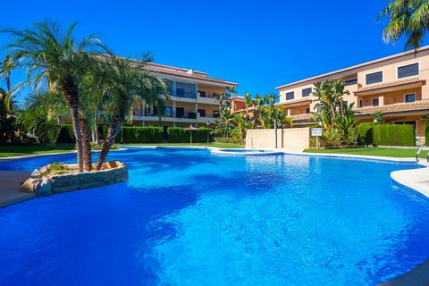 Apartment with communal pool in Javea, Costa Blanca, Spain for 8 persons. The apartment is situated in a residential beach area and at 1 km from El Arenal, Javea beach. The apartment has 4 bedrooms and 4 bathrooms, spread over 3 levels. The accommoda...