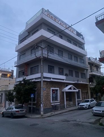Invest in a 680 sq.m. commercial building in the center of Piraeus, in one of the most vibrant areas of Athens. The building is in need of renovation, built in 1980. It is corner and has 6 levels: Basement 85-90 sq.m. Ground floor. 1st floor 125sq.m....