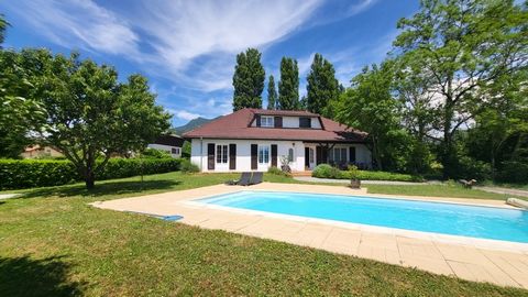 Dpt Haute Savoie (74), à vendre FILLINGES propriété P8 de 203 m² - Terrain de 2 360 m² - Plain pied