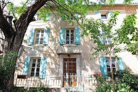 Near the TGV station and access to the motorways, lovely property consisting of a 3-storey house of approx. 200 m² with a terrace, a vast garage on 2 floors, an independent workshop and a shed in a wooded and flowery inner garden of approx. 500 m². T...