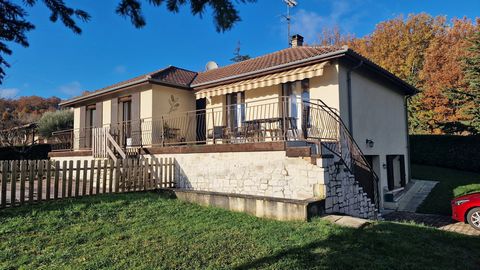 EXCLUSIVE TO BEAUX VILLAGES! We are delighted to offer this extremely convenient and practical property just a few minutes walk from the hustle and bustle of the town square in Eymet and less than 30 minutes from the airport at Bergerac. This propert...