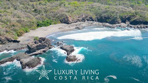 Finca La India  “La India” is the most spectacular ocean front property on this coastline!  A Panorama Hilltop and gently sloping towards the ocean with many mature trees. It has numerous perfect building sites. ‘La India’ is located 10 km N.W. of No...
