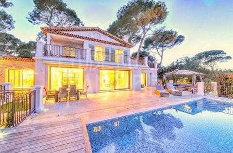 Beautiful villa in neo-provincial style, recently refurbished throughout. It benefits from a gorgeous view on the sea, the Alps and Antibes. The property is located close to the sea, the beaches and amenities. It comprises a large living room with a ...