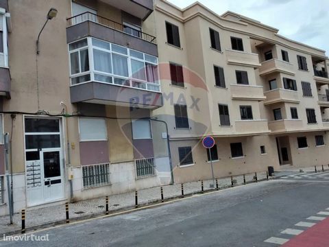 Office for sale at 79 000 € COMMERCIAL PROPERTY (OFFICE), facing Avenida EN10 - Forte da Casa - Póvoa de Santa Iria: overlooking the roundabout - Left side = close to THE SHOPS: Building Material, Decoration - Right Side = Pingo Doce, Butcher, near t...