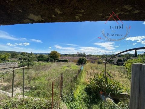 Your agency Le Nid de Provence offers you in the town of Mazan, close to the city center and quiet a plot of 1241m2 (not developed) with superb views. It is located in UD zone. Attention this land has certain constraints: extension of the electricity...