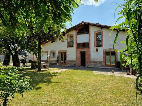 82170 Bessens 10 minutes from Grisolles and 20 minutes from Montauban Albasud Joel Diez de Theran offers you exclusively this old farmhouse completely renovated. In the center of the village this house of more than 150 m² is located 3 minutes from Di...