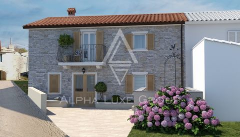 Istria: Renovated stone house with potential for personalization Nestled in the heart of Istria, this meticulously renovated stone house offers a blend of traditional charm and modern potential. With a generous living space of 90 m2, this property is...