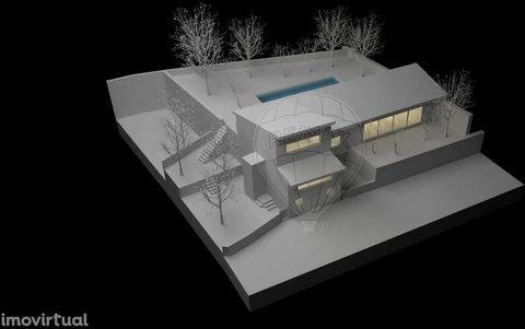 NE PUBLIEZ PAS SUR LES RÉSEAUX SOCIAUX !   Maison à restaurer avec projet approuvé, pour la construction d’une villa avec 3 chambres et piscine. Le projet est réalisé pour une maison de deux étages, où : Sur le sol , nous trouvons : Garage; Salle de ...