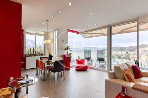 420 sqm furnished house with a 150sqm Terrace and views in Cullera.The property has 4 bedrooms, 4 bathrooms, 2 parking spaces, air conditioning, fitted wardrobes, balcony, heating and storage room. Ref. VV2402026 Features: - Air Conditioning - Terrac...