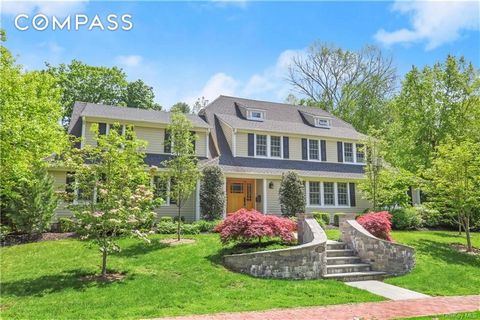 Pristinely renovated and craftsman quality, 102 Park is a handsome Colonial set on a very desirable Bronxville P.O./Tuckahoe location steps from Bronxville Village and train. Sited on a professionally landscaped .3 acres, this home offers 5 bedrooms ...