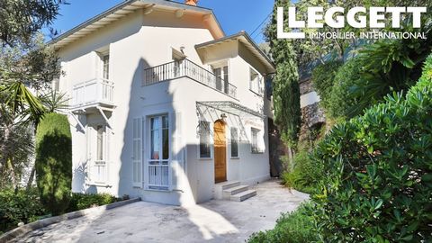 A32555AEG06 - Nestled in the heart of Mont-Boron, in a haven of peace and greenery, come visit this magnificent early 20th-century villa, completely renovated with high-quality materials! Information about risks to which this property is exposed is a...