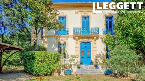 A32422CLE34 - A superb opportunity to acquire one of the most prestigious town houses in Lamalou les Bains. Offering 228 m² of living space, this spacious and charming house with its well preserved period features offers a romantic and comfortable li...