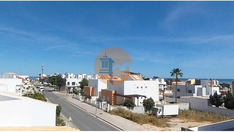 Magnificent 4 bedroom villa in Fuseta located close to the beach and stunning views of the sea! With a modern construction, it offers large indoor and outdoor spaces, perfect for comfortable living and enjoying the Algarve climate. Main features of t...