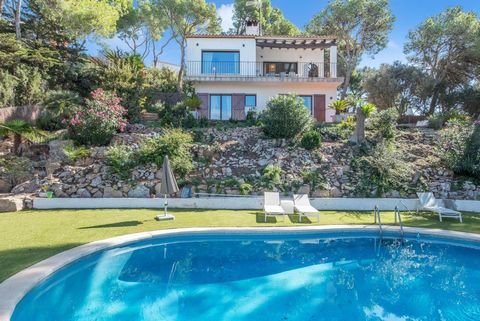 Exclusive Detached House with Sea Views.Do you dream of waking up every morning in front of the crystal clear waters of the Mediterranean? This impressive house in Llafranc, one of the most exclusive enclaves on the Costa Brava, offers you the opport...