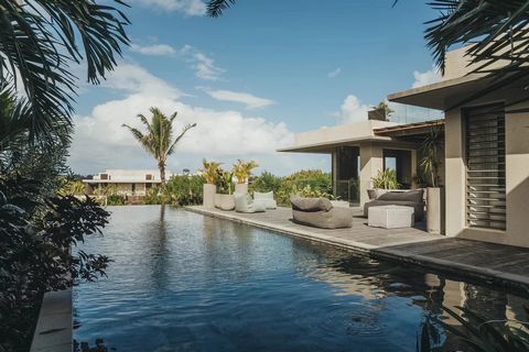 Uno degli sviluppi immobiliari più prestigiosi di Mauritius, immerso in 213 ettari di giardini tropicali. Otto ville eccezionali, progettate dal famoso architetto Jean-Michel Wilmotte, sono attualmente in costruzione. Ogni villa presenta un monumenta...