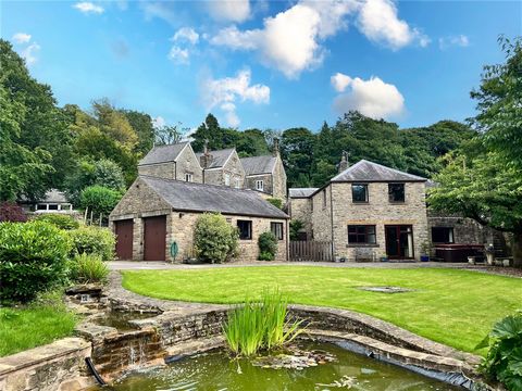 NO CHAIN WITH INCOME POTENTIAL IN THE PEAK DISTRICT Nestled amidst the picturesque landscapes of the Goyt Valley lies this remarkable 5-bedroom house and detached income-generating cottage, offering a unique blend of charm, elegance, and modern comfo...