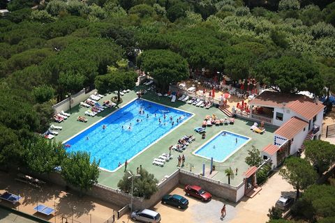 Familiencamping mit 70.000 m2 herrlichem Campinggelände, umgeben von Meer und Bergen, leicht erreichbar; neben der N-II (km 665). 1 km von Calella entfernt, dem touristischsten Zentrum der Costa de Barcelona Maresme und 40 km von Barcelona. Dieser sc...