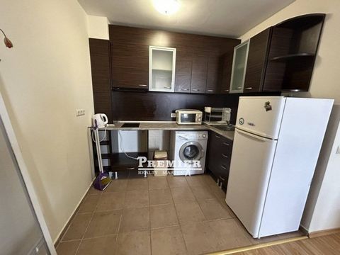 Appartement met één slaapkamer te koop in een complex in Sunny Beach! Het appartement bestaat uit een ruime woonkamer met een keuken en een slaapkamer. Rond de omtrek van het appartement is er een ruim terras, ideaal uitgerust voor openluchtrecreatie...