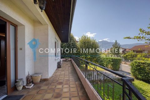 En Exclusivité Comptoir Immobilier de France Grenoble - Grésivaudan Nous vous présentons cette maison individuelle située avenue d'Eybens à Poisat sur un terrain de 530m2, offrant un espace de vie généreux réparti sur deux niveaux de 114m2. À l'étage...