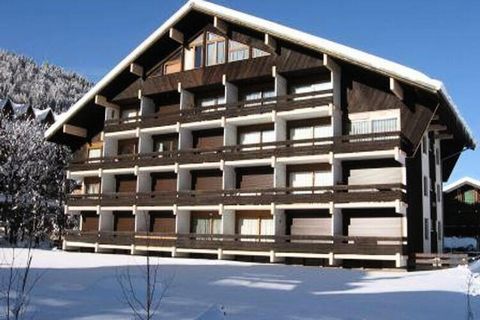 Residenz im Zentrum von Morzine und in der Nähe der Pisten und des ESF. Sehr schöne Aussicht auf den Pleney. Sehr schönes Studio im 2. Stock (ohne Aufzug) einer Residenz im Zentrum von Morzine, mit einer Fläche von 34 m² (Südostausrichtung), es umfas...