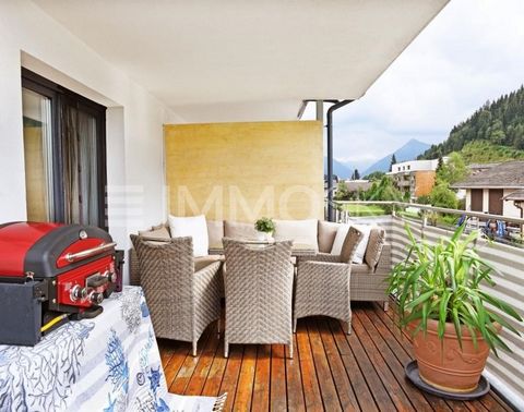 Großzügige Wohnoase mit Carport und Freistellplatz, Balkon und schöner Aussicht Diese lichtdurchflutete 3-Zimmer-Wohnung befindet sich im 1. Stock eines modernen Mehrparteienhauses, das erst 2015 erbaut wurde. Die Lage ist ausgezeichnet und bietet ei...