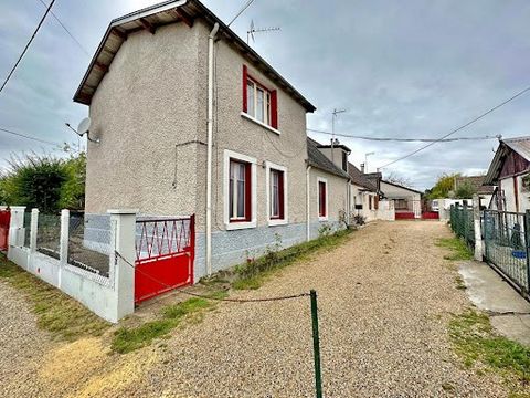 Vierzon, La Croix d'en Bas (18100) - Maison - T5 - 3 chambres - garage - jardin - ................................................................................. La maison se compose : - au rez de chaussée, une entrée donnant sur une cuisine, un sé...