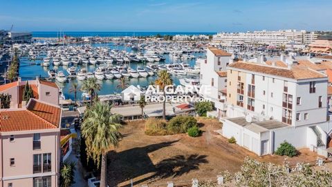 Located in Vilamoura. This incredible fully renovated T0+1 apartment offers an exceptional living experience with its privileged location in the stunning Vilamoura Marina. The apartment has a construction area of ​​65 m2, has been completely renovate...