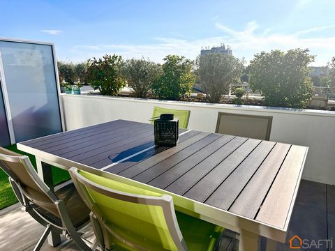 Situé à Blanquefort (33290), cet appartement bénéficie d'un environnement paisible à quelques pas des commodités locales. Idéalement niché dans un quartier calme, il offre un cadre de vie agréable. Les résidents pourront profiter de la proximité de p...