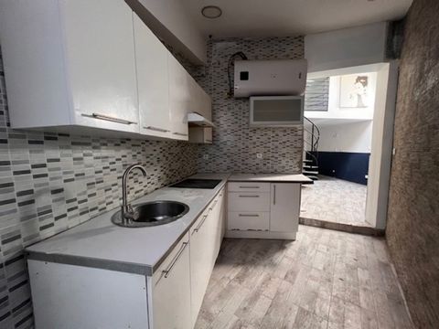 Superbe duplex de 39 m² en plein cur de Montpellier Situé dans un quartier recherché du centre-ville, cet appartement en duplex de 39 m² allie charme et praticité. Idéalement conçu pour une personne seule ou en couple, il vous offrira un cadre de vie...