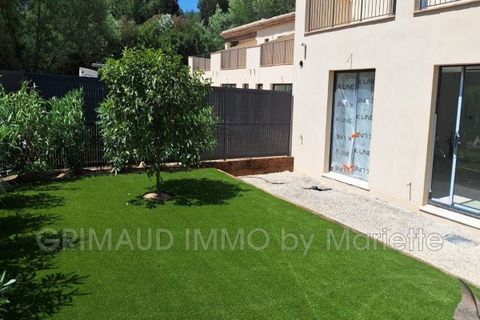 Ensemble de 4 mazets a pied des plages et du golf de Beauvallon avec jardinet et parking dans un parc de verdure sécurisé se composant : terrasse donnant sur jardin, séjour avec sa cuisine équipée, un wc d'invités, une chambre avec sa salle de douche...