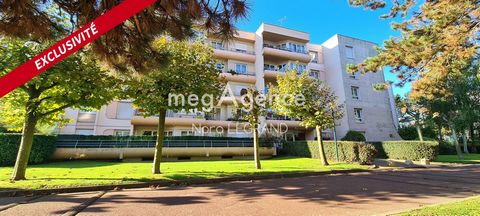 Au sein d'une COPROPRIÉTÉ à TAILLE HUMAINE, située à l'orée du BOIS de BOISSY et de ses chemins de balades, se trouve ce superbe appartement de type F4 confortable et fonctionnel. A proximité des ÉCOLES (maternelles, primaire, collège, lycée), des CO...