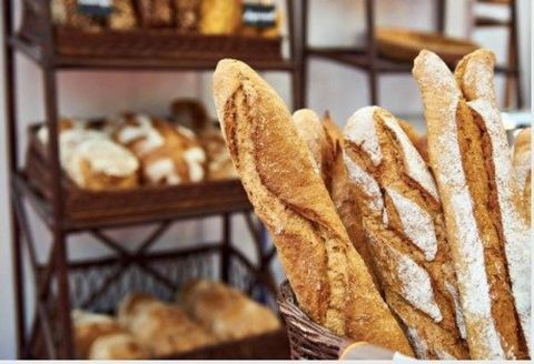 Opportunité exceptionnelle ! Nous vous proposons d'acquérir un fonds de commerce de Boulangerie Pâtisserie idéalement situé en plein centre d'une station balnéaire dynamique, à proximité immédiate de La Rochelle. Cette localisation privilégiée, au co...