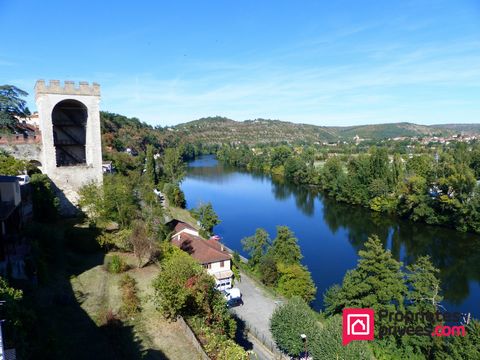 46000 Cahors, Loft en duplex au deuxième et dernier étage étage de près de 180m² très lumineux à terminer, 5 pièces, 3 chambres. Vue exceptionnelle sur la rivière Lot et la campagne environnante. Travaux de second oeuvre à prévoir (électricité plombe...