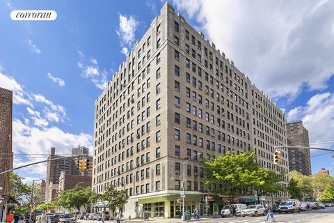 LARGE PREWAR 1 BEDROOM SPONSOR APARTMENT. Renovated prewar 1 Bedroom with NO BOARD APPROVAL. Elevator building in the heart of the East Village. Fantastic windowed kitchen. Solid MARBLE counter-tops and ample overhead cabinets plus a wall of shelving...