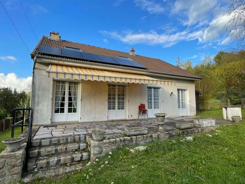 Situé dans la périphérie de Bourganeuf, à 45 minutes de Limoges et 25 minutes d'Aubusson, capitale de la Tapisserie. L'impasse dans laquelle se trouve ce bien offre à ce quartier un cadre paisible et isolé. Pavillon des années 70, superficie de 120m²...