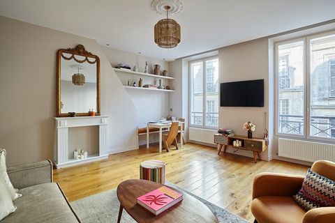 Magnifique appartement parisien pour 4 personnes, au 2ème étage avec ascenseur, idéalement situé au coeur de Paris. L'appartement se situe entre la rue du Faubourg Saint-Honoré, l'avenue des Champs Elysées et la célèbre avenue Montaigne. Décoré avec ...