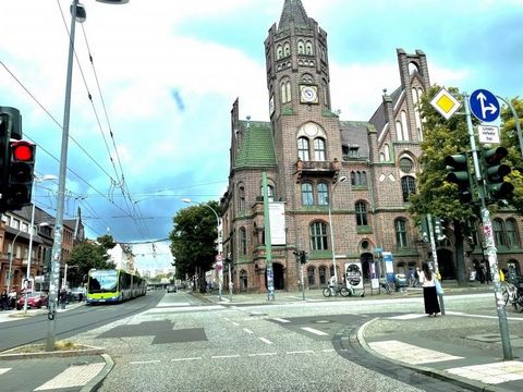 Este apartamento de 1 habitación, moderno y de diseño elegante, está situado en el primer piso de un edificio de apartamentos cuidadosamente renovado en Potsdam-Babelsberg. El apartamento es ideal para solteros o viajeros que buscan una solución de v...